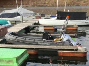Read more about the article Motorboot schwimmt